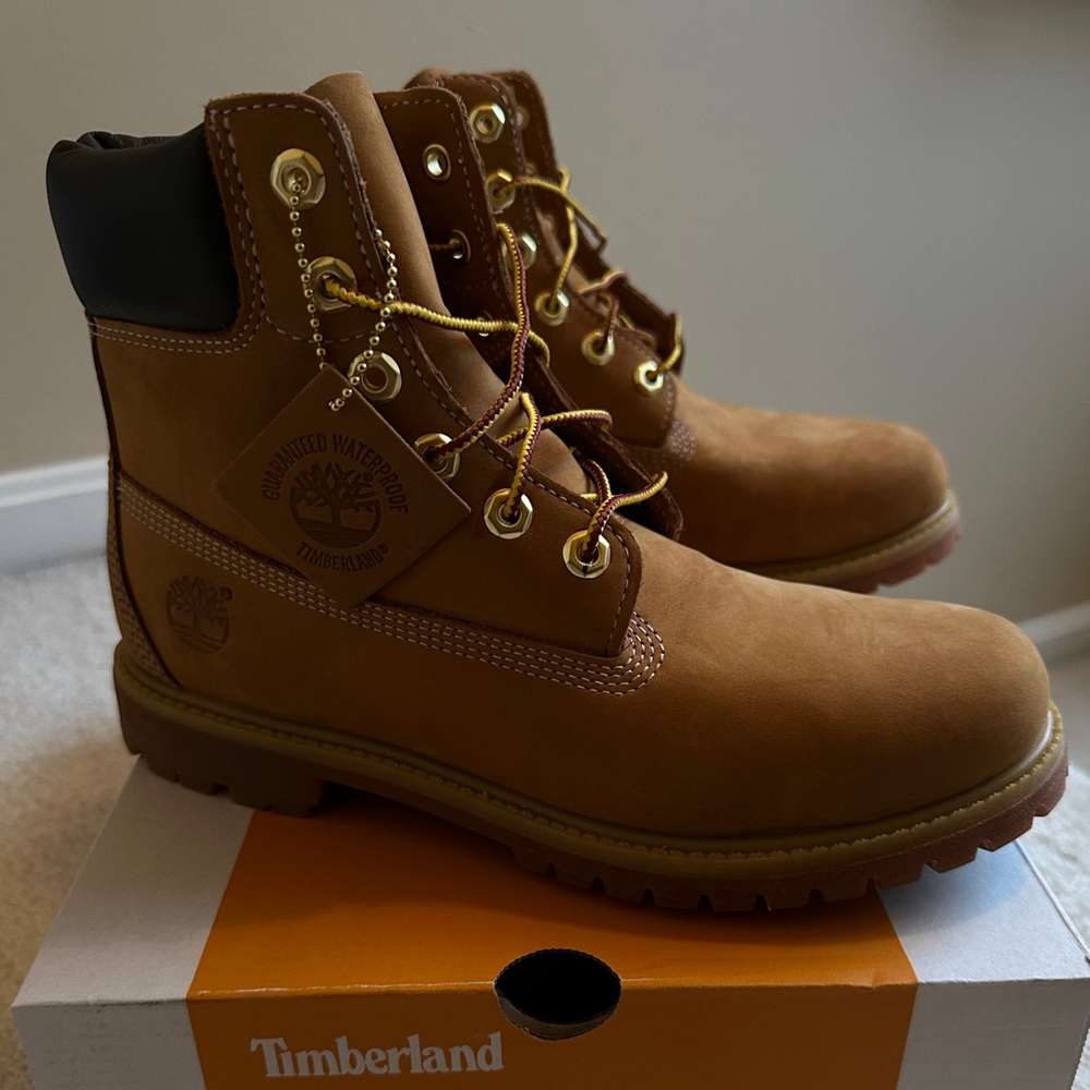 Timberland Premium 6-Inch Waterproof Boots Women’s 9.5 - BRAND NEW - NEVER WORN